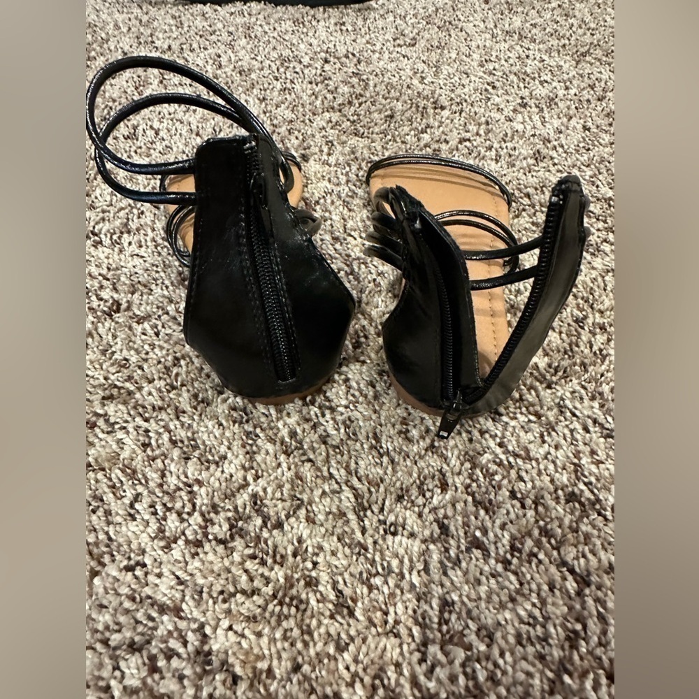 NWT BLACK STRAPPY ZIP SANDALS - Picture 2 of 3
